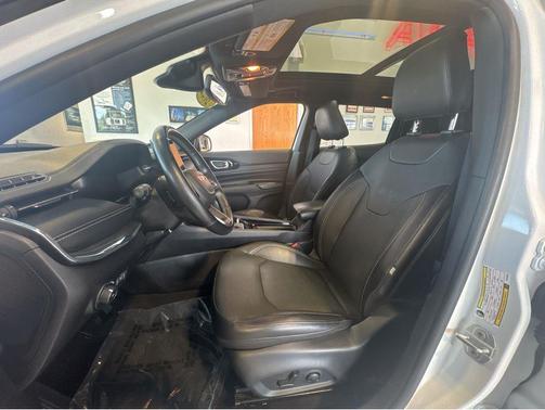Bright White Clearcoat 2022 Jeep Compass High Altitude