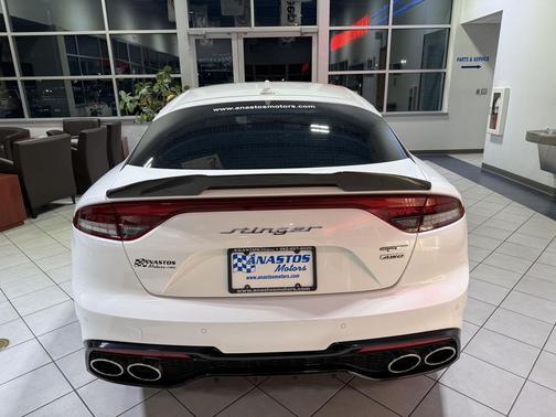 2022 Kia Stinger GT1