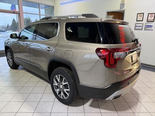 2023 GMC Acadia AWD SLT