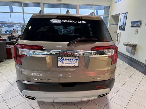 2023 GMC Acadia AWD SLT