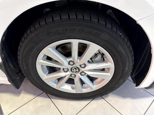Ice Cap 2025 Toyota Camry SE
