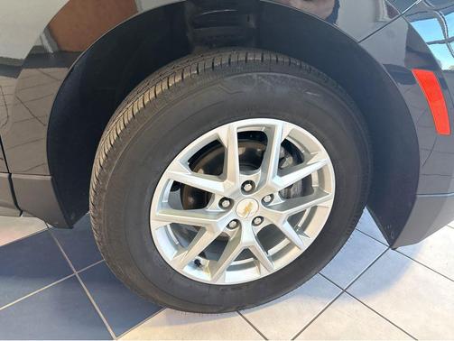 Mosaic Black Metallic 2023 Chevrolet Equinox 1LT
