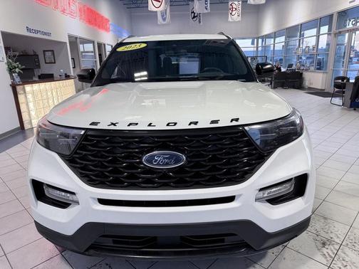 2023 Ford Explorer ST-Line