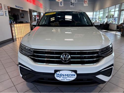 Opal White Pearl 2023 Volkswagen Tiguan 2.0T SE 4MOTION