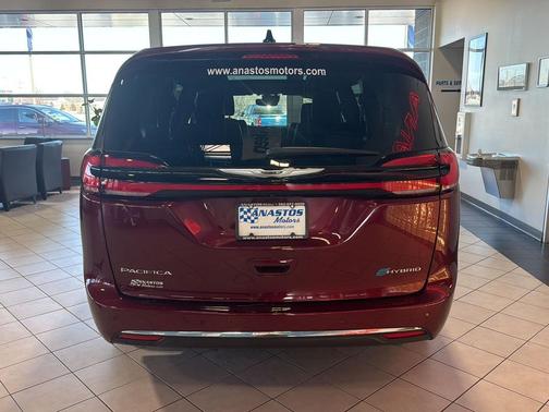 2023 Chrysler Pacifica Hybrid Limited