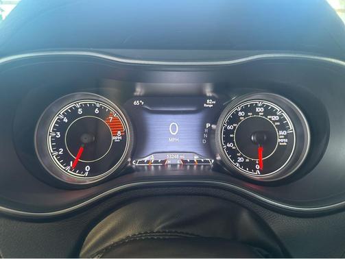 Granite Crystal Metallic Clearcoat 2019 Jeep Cherokee Limited