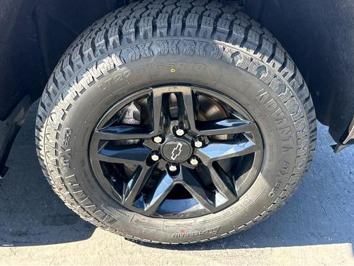 Summit White 2023 Chevrolet Silverado 1500 LT Trail Boss