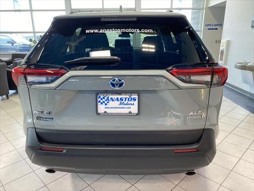 2022 Toyota RAV4 Hybrid XLE