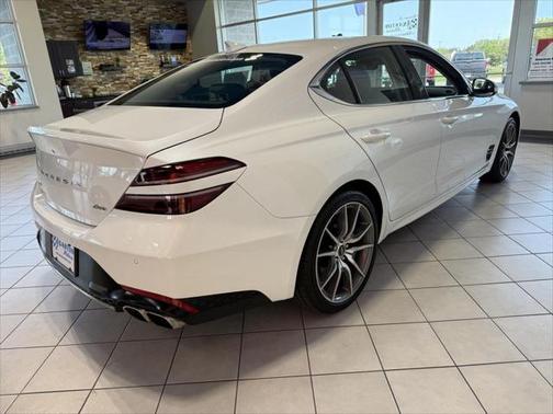 2022 Genesis G70 2.0T AWD