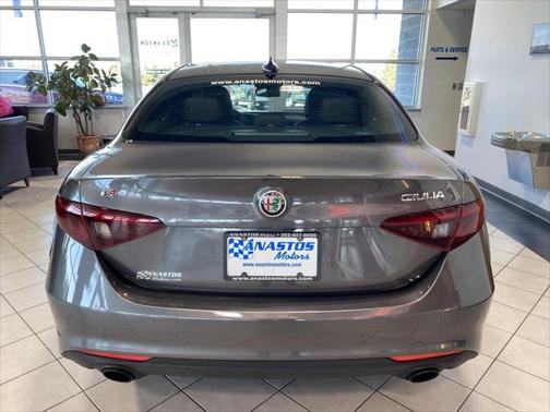 2022 Alfa Romeo Giulia Ti