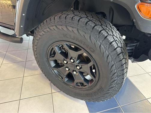 Black Clearcoat 2022 Jeep Gladiator Willys 4x4