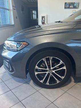 Platinum Gray Metallic 2023 Volkswagen Jetta 1.5T Sport