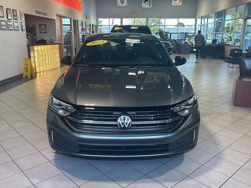 Platinum Gray Metallic 2023 Volkswagen Jetta 1.5T Sport