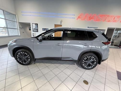 2025 Nissan Rogue SL