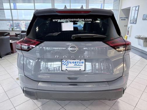 2025 Nissan Rogue SL