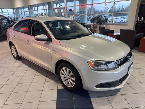Frost Silver 2013 Volkswagen Jetta Hybrid SE