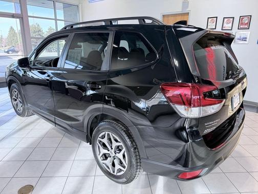 2022 Subaru Forester Premium