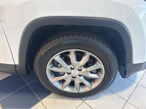 Bright White Clearcoat 2018 Jeep Cherokee Limited