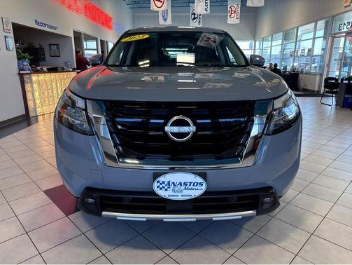 2023 Nissan Pathfinder Platinum 4WD