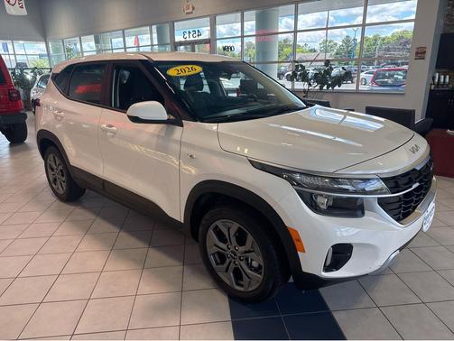 Snow White Pearl 2026 Kia Seltos LX