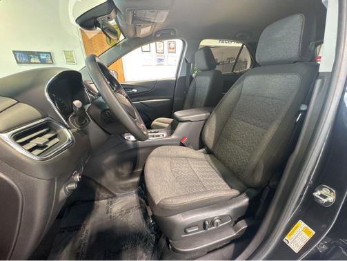 Iron Gray Metallic 2023 Chevrolet Equinox 1LT