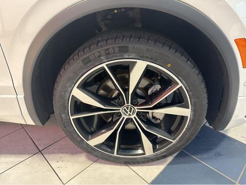 2022 Volkswagen Tiguan 2.0T SEL R-Line 4MOTION