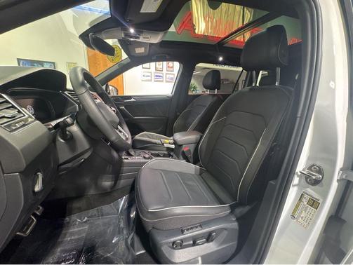 2022 Volkswagen Tiguan 2.0T SEL R-Line 4MOTION