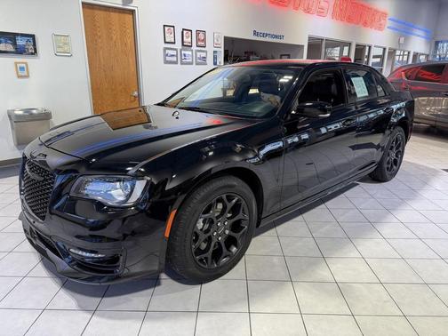 2022 Chrysler 300 Touring