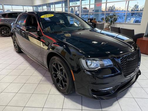 2022 Chrysler 300 Touring