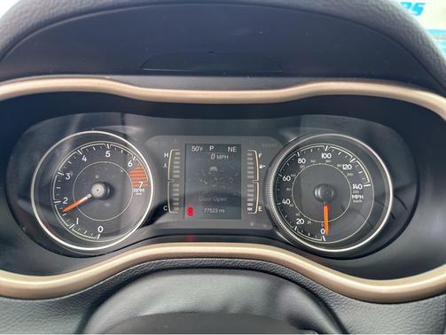 Diamond Black Crystal Pearlcoat 2018 Jeep Cherokee Latitude