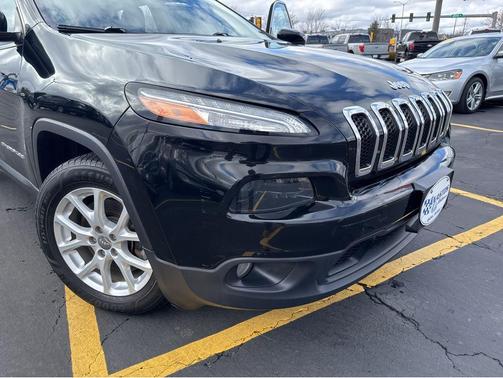 Diamond Black Crystal Pearlcoat 2018 Jeep Cherokee Latitude