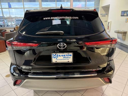 2021 Toyota Highlander Platinum