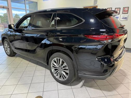 2021 Toyota Highlander Platinum