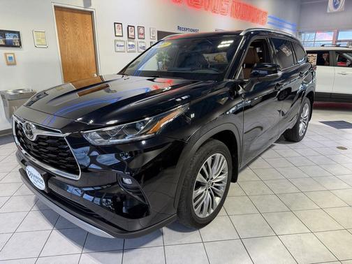 2021 Toyota Highlander Platinum