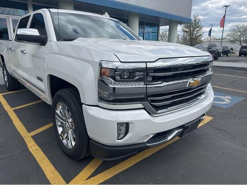Iridescent Pearl Tricoat 2017 Chevrolet Silverado 1500 High Country