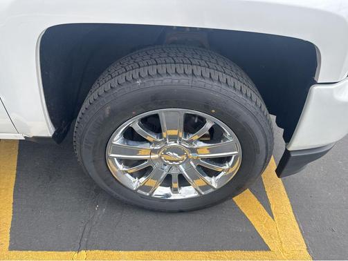 Iridescent Pearl Tricoat 2017 Chevrolet Silverado 1500 High Country