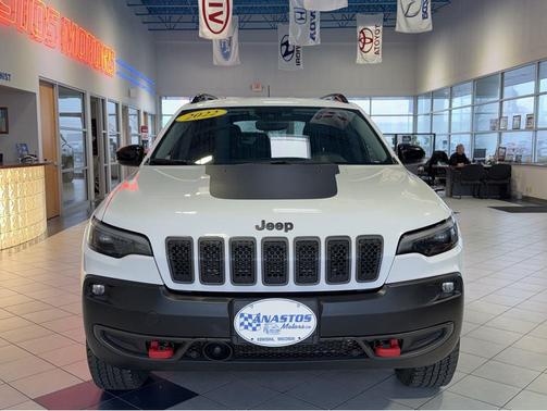 2022 Jeep Cherokee Trailhawk