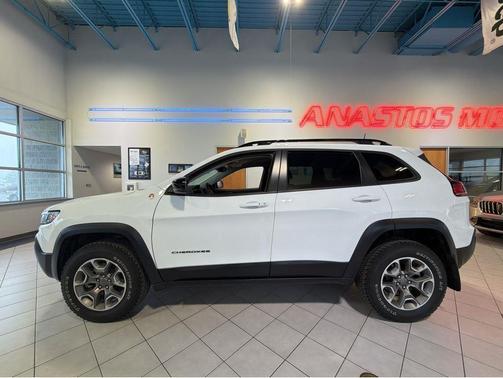 2022 Jeep Cherokee Trailhawk