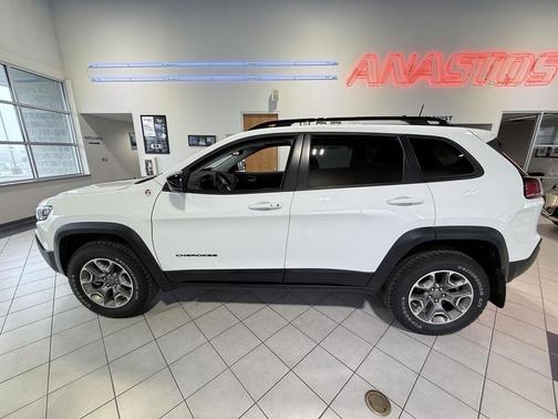 2022 Jeep Cherokee Trailhawk