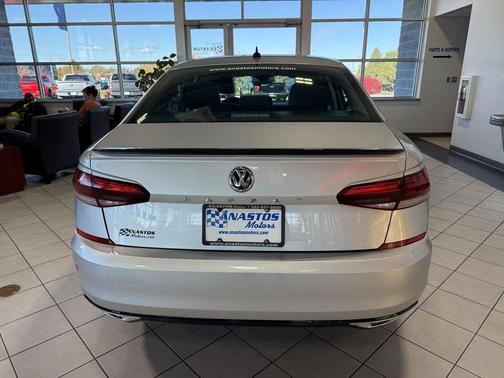 2020 Volkswagen Passat 2.0T R-Line