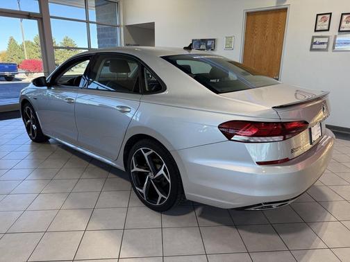 2020 Volkswagen Passat 2.0T R-Line