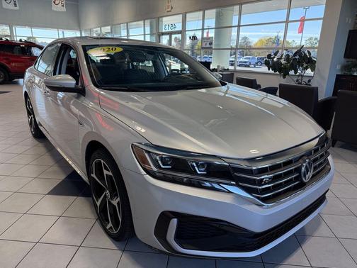 2020 Volkswagen Passat 2.0T R-Line