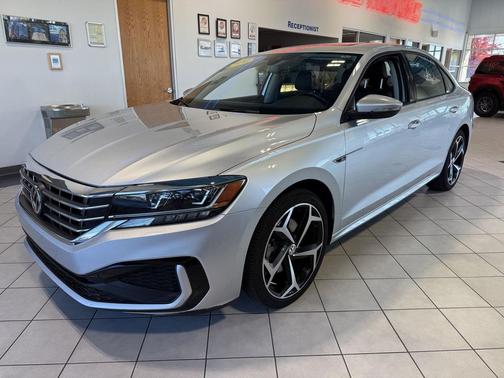 2020 Volkswagen Passat 2.0T R-Line
