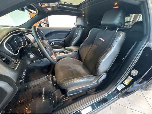 Pitch Black Clearcoat 2016 Dodge Challenger R/T Scat Pack