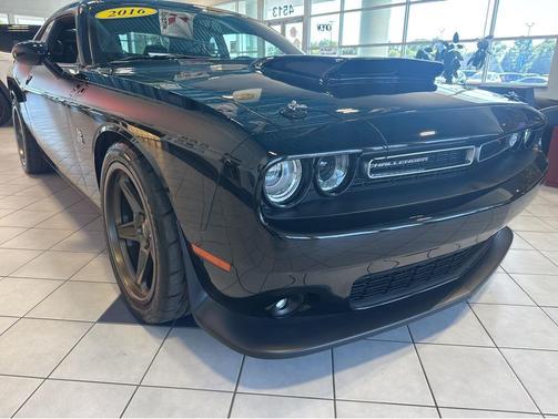 Pitch Black Clearcoat 2016 Dodge Challenger R/T Scat Pack