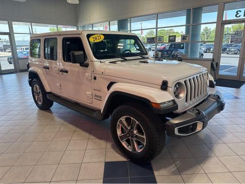 Bright White Clearcoat 2021 Jeep Wrangler Unlimited Sahara