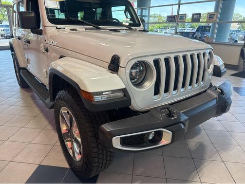 Bright White Clearcoat 2021 Jeep Wrangler Unlimited Sahara