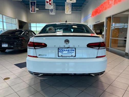 2020 Volkswagen Passat 2.0T R-Line