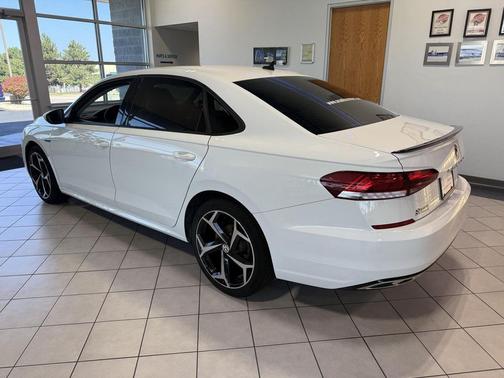 2020 Volkswagen Passat 2.0T R-Line