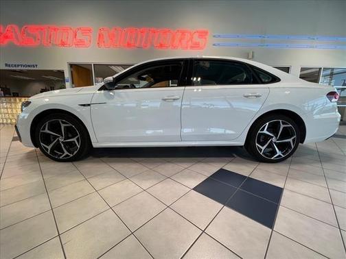 2020 Volkswagen Passat 2.0T R-Line